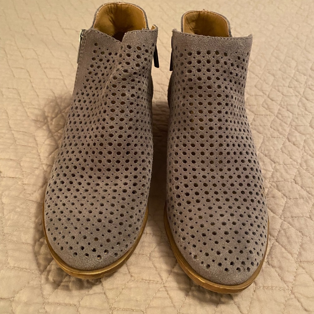Lucky Brand Size 7M Booties